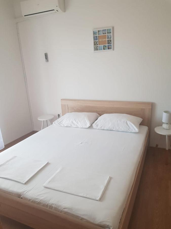 Apartments And Rooms With Parking Space Metajna, Pag - 4120 외부 사진