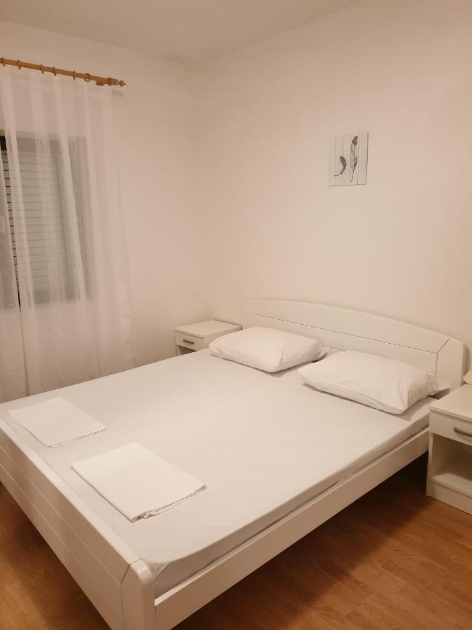 Apartments And Rooms With Parking Space Metajna, Pag - 4120 외부 사진