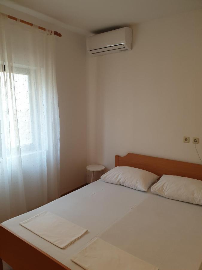 Apartments And Rooms With Parking Space Metajna, Pag - 4120 외부 사진