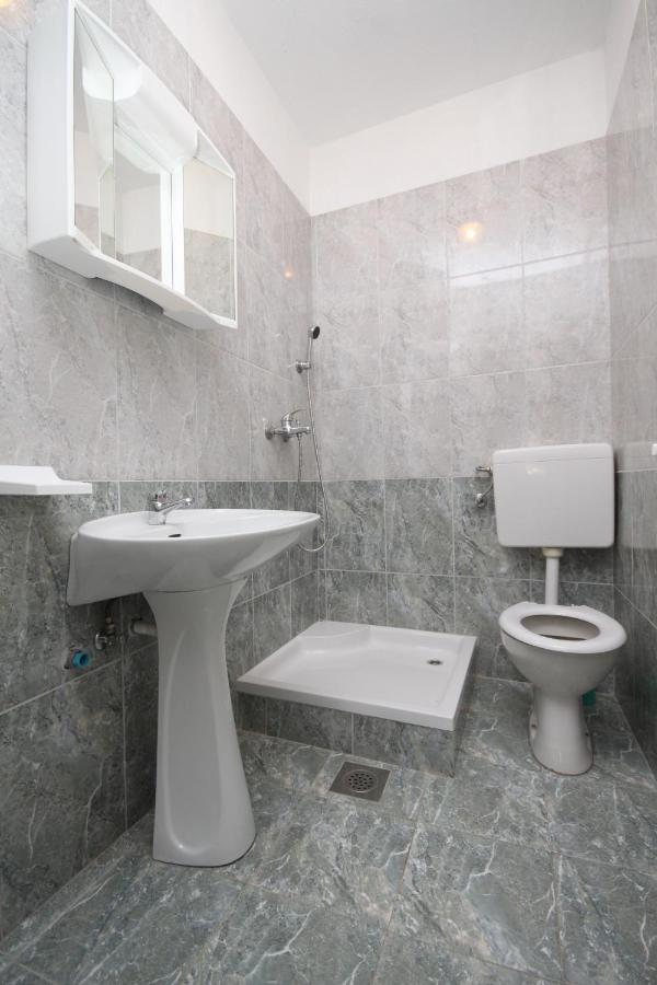 Apartments And Rooms With Parking Space Metajna, Pag - 4120 외부 사진