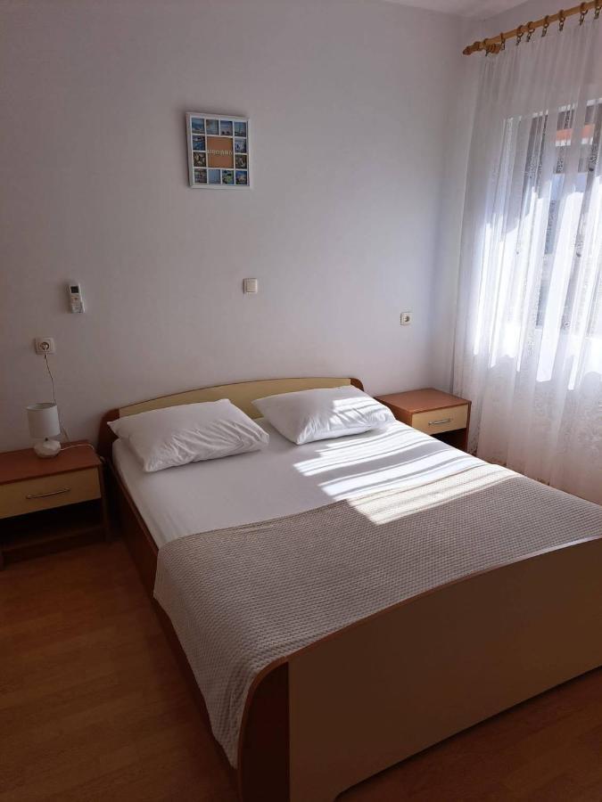 Apartments And Rooms With Parking Space Metajna, Pag - 4120 외부 사진